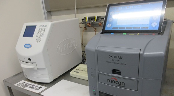 MOCONバリア測定装置の写真